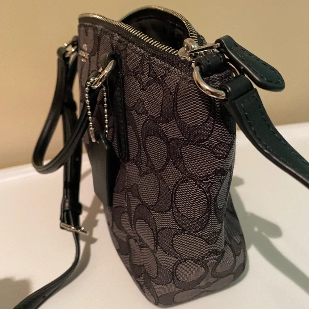 Coach Black Signature Bag - Picture 4 of 8